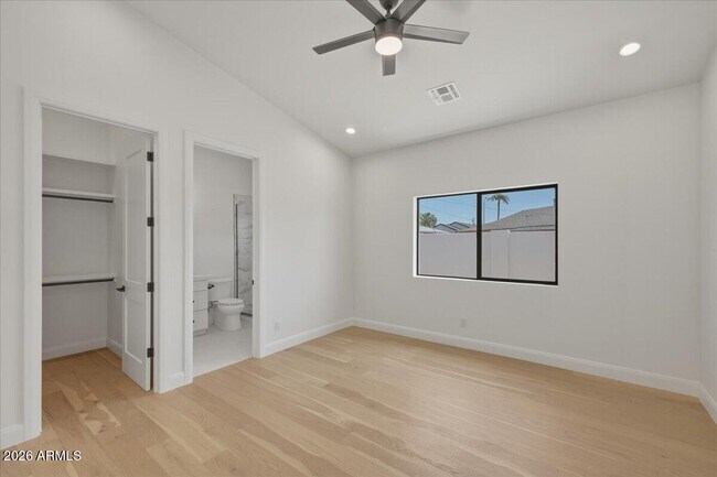 Building Photo - 6050 E Hollyhock St