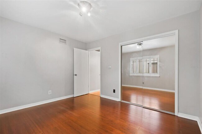 Building Photo - 1094 Azalea Ln