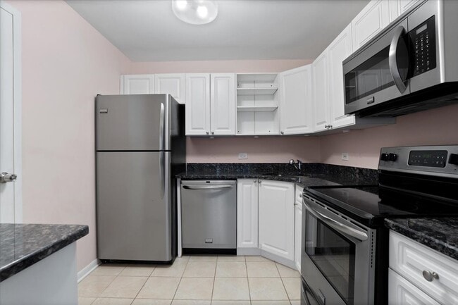 Building Photo - 3550 N Lake Shore Dr