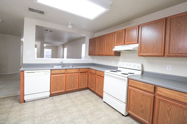 Building Photo - 16130 Branching Oaks