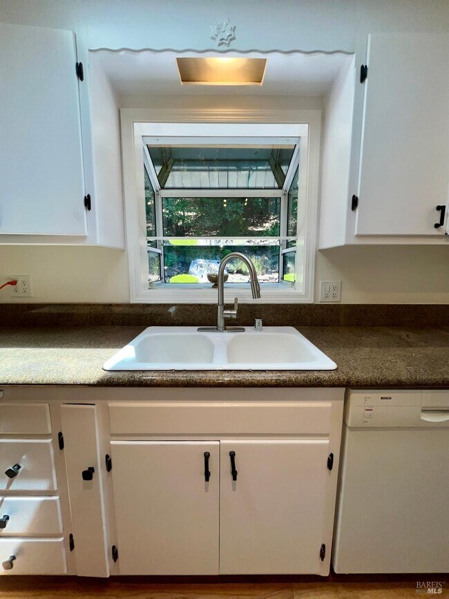 Building Photo - 323 Rheem Blvd