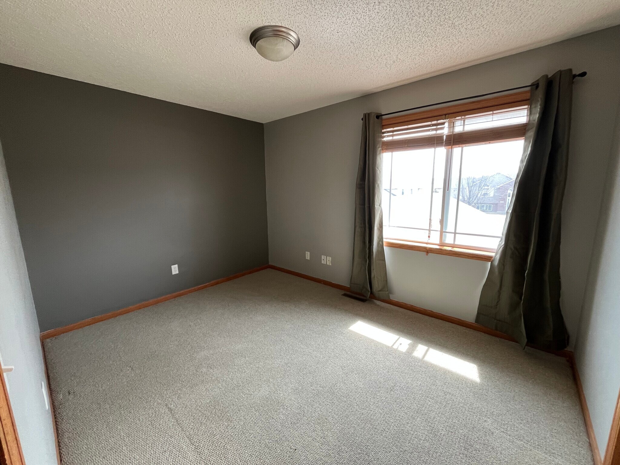 Building Photo - 817 Jack Russell Ave