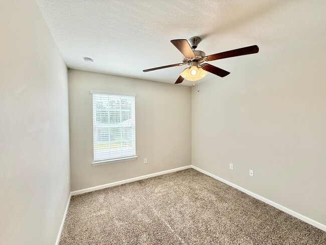 Building Photo - Beautiful 4-Bedroom Home - Wynfield Subdivision