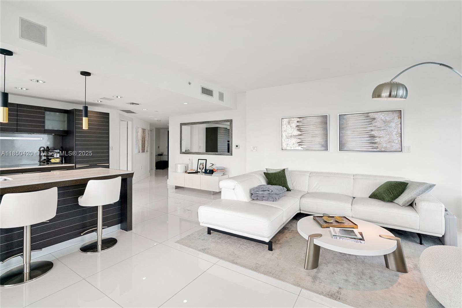Building Photo - 200 Biscayne Boulevard Way