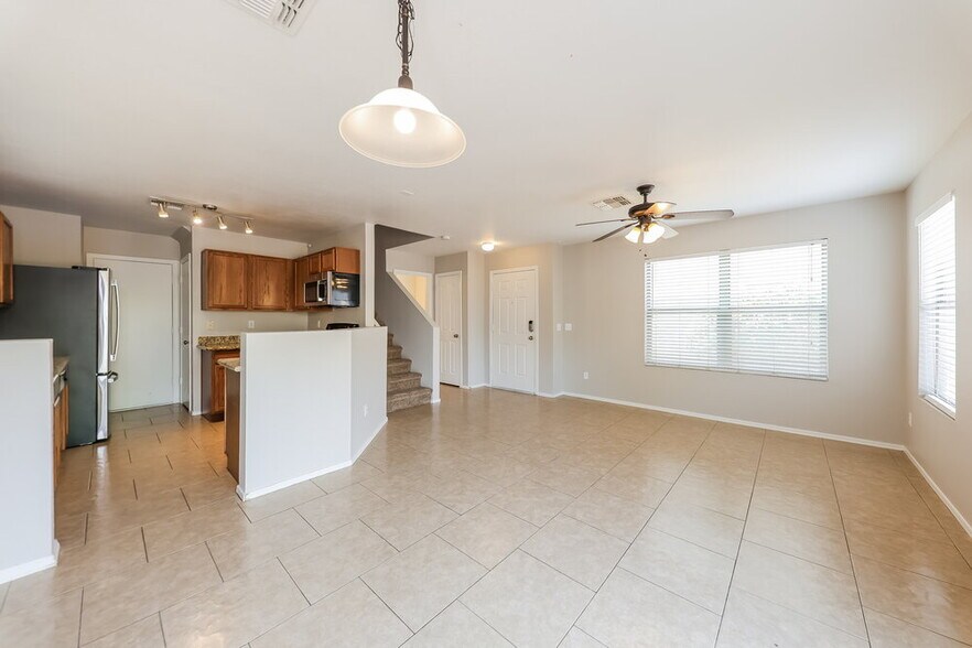 Building Photo - 9534 N 81st Dr