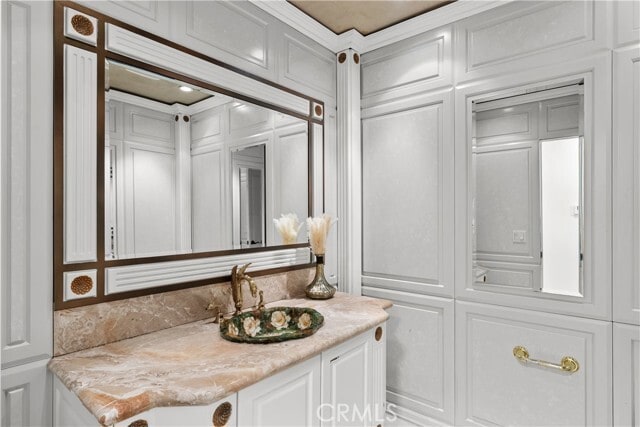 Building Photo - 3814 Alonzo Ave