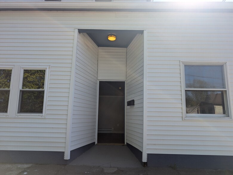 Building Photo - 500 Marion St