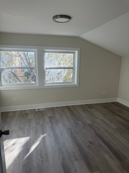 Building Photo - 2242 W 18th Pl