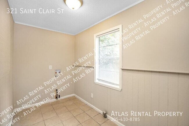 Building Photo - 321 St Clair St