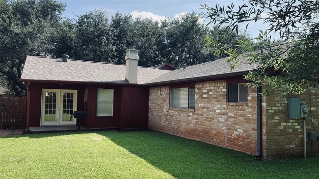 Building Photo - 3115 Jenny Dr