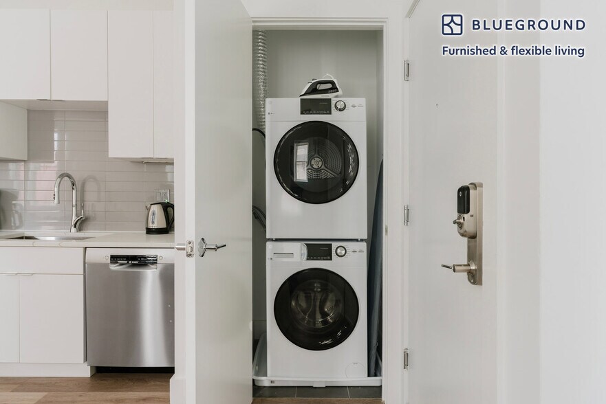 Building Photo - 1321 Rhode Island Ave NW