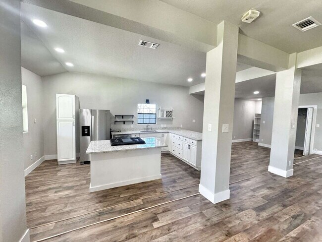 Building Photo - Move-In Special: 1 Month Rent Concession on a 14-Month Lease!