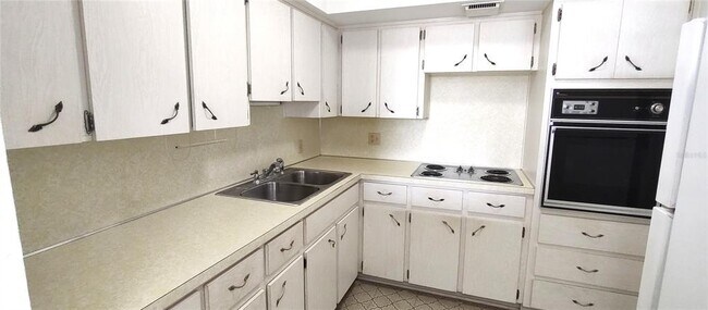 Building Photo - 2371 Israeli Dr