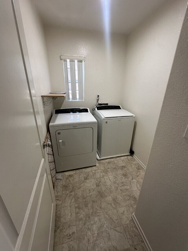 Building Photo - $3,750- 3 Bed / 3 Bath Home in National City