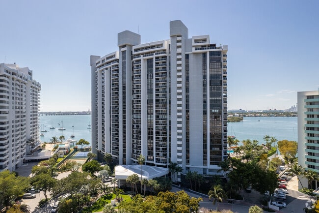 Building Photo - Nine Island Avenue Condo
