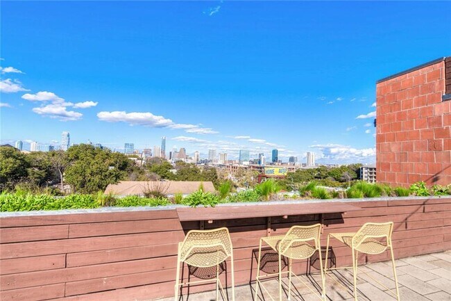 Building Photo - 1401 Eva St