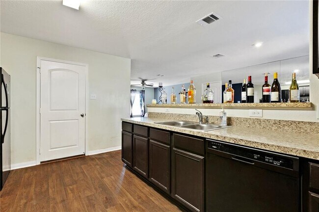 Building Photo - 712 Cleary Ln