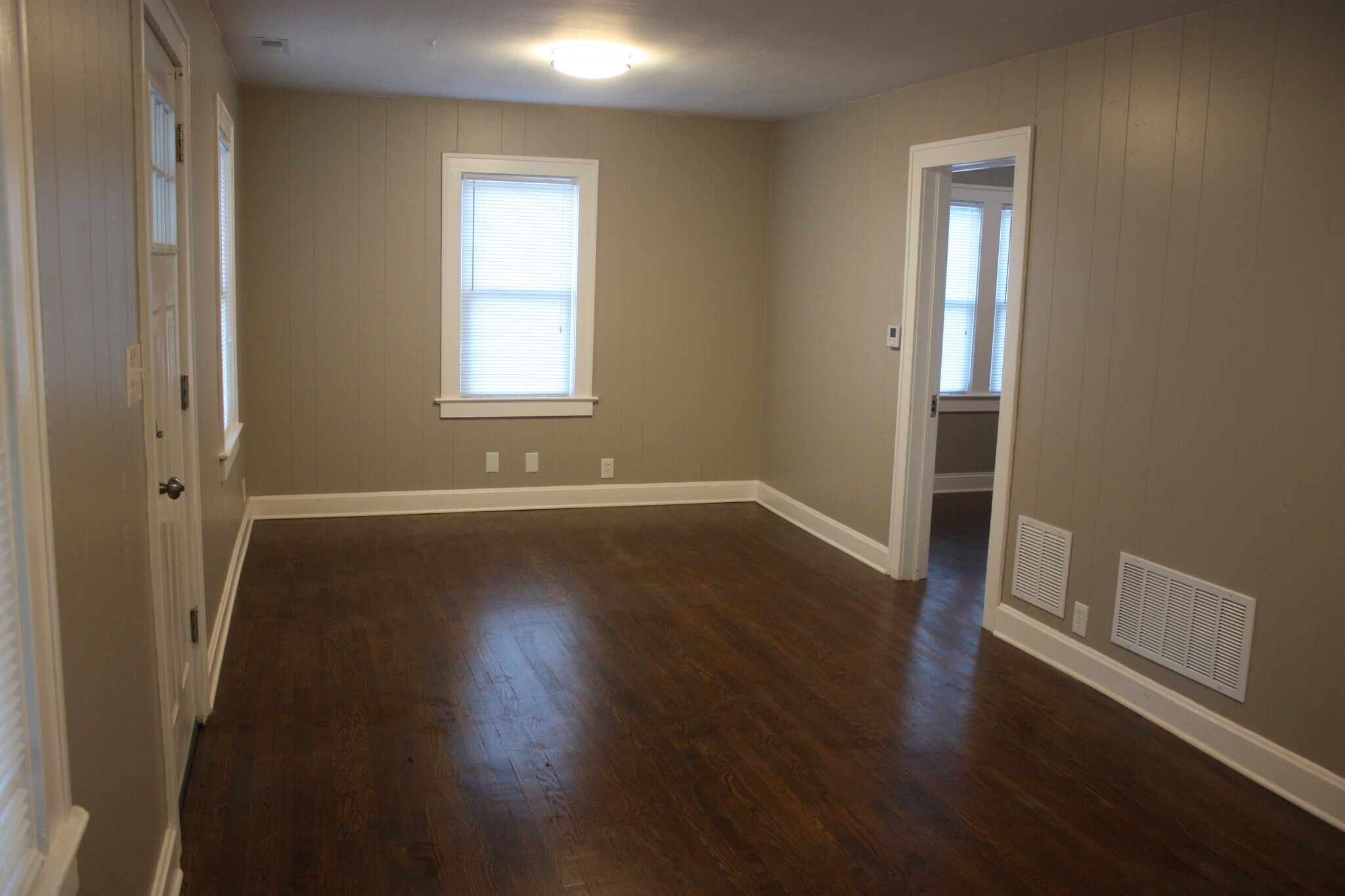 Living Room - 209 E 80 Terrace