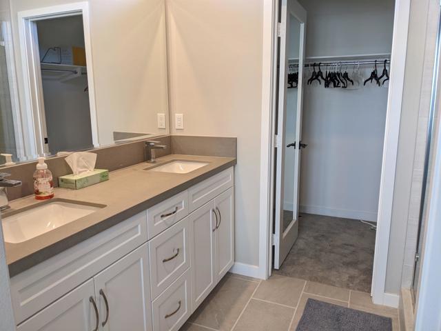 Building Photo - 2950 Via Alta Pl