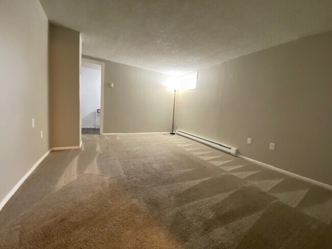 Building Photo - 18417 E Bow Ave