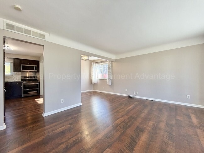 Building Photo - Updated and Beautifully Maintained 3-Bedroom Ranch Minutes from Downtown Berkley!