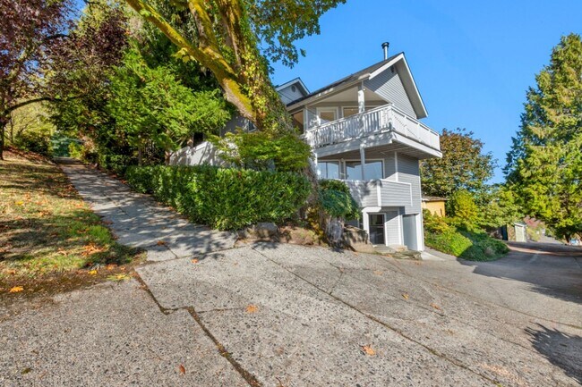 Building Photo - 3Bd/2.5Ba Seattle House