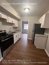 Building Photo - 208 Lakeshore Dr