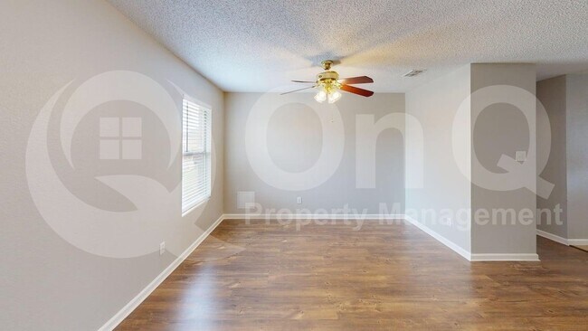 Building Photo - 1505 Stewart Dr