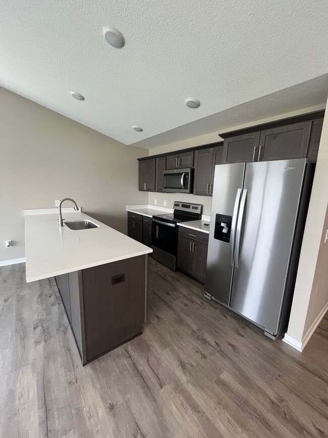 Building Photo - Spacious 4-Bedroom Home in Altoona Neighbo...