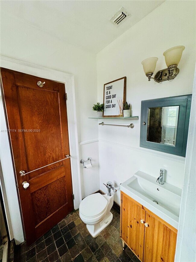 Building Photo - 3224 Biscayne Blvd