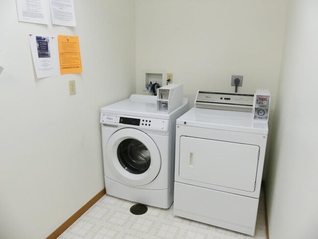Laundry - Diamond Acres