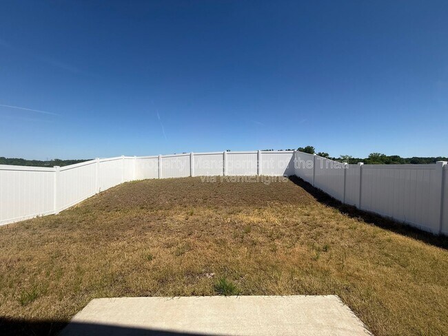 Building Photo - 5277 Ironwood Dr