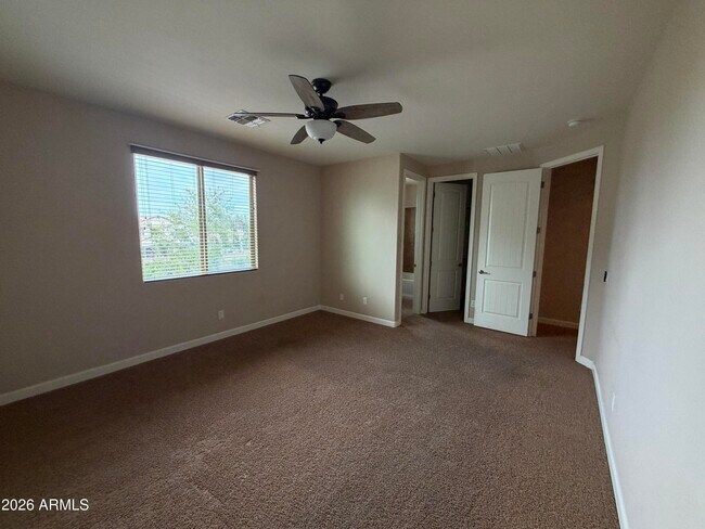 Building Photo - 722 E Sipapu Dr