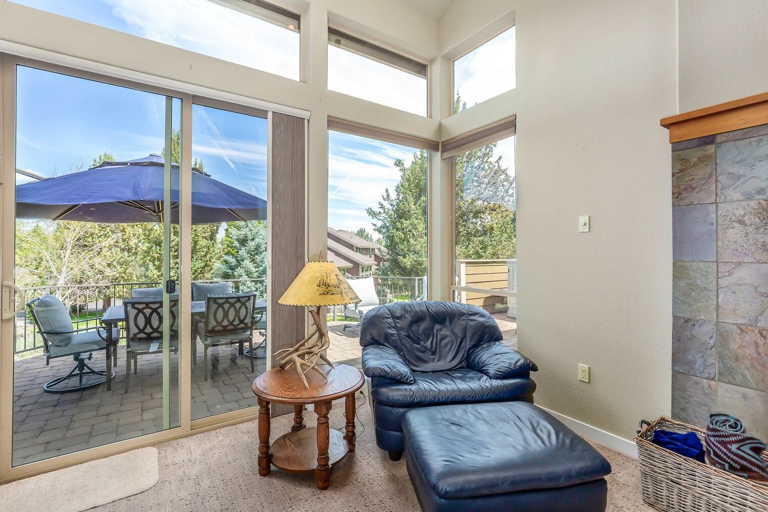 Building Photo - 10576 Village Loop