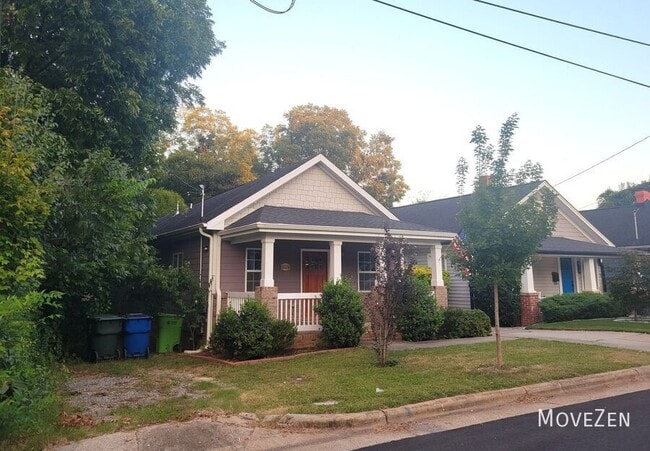 Building Photo - 817 Ellington St