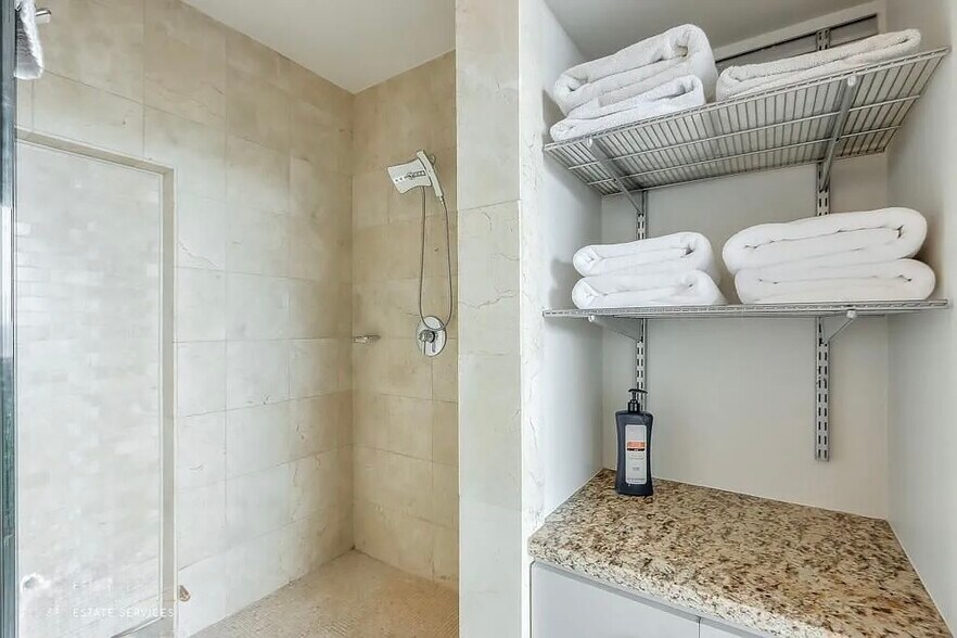 Building Photo - 426 Marietta St NW