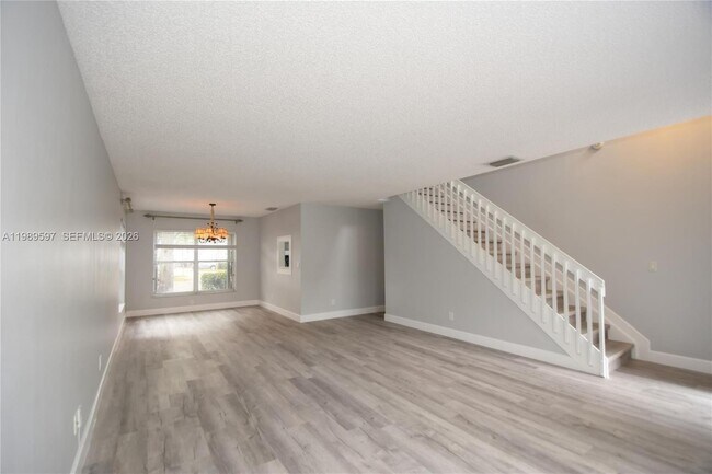 Building Photo - 4801 Grapevine Wy