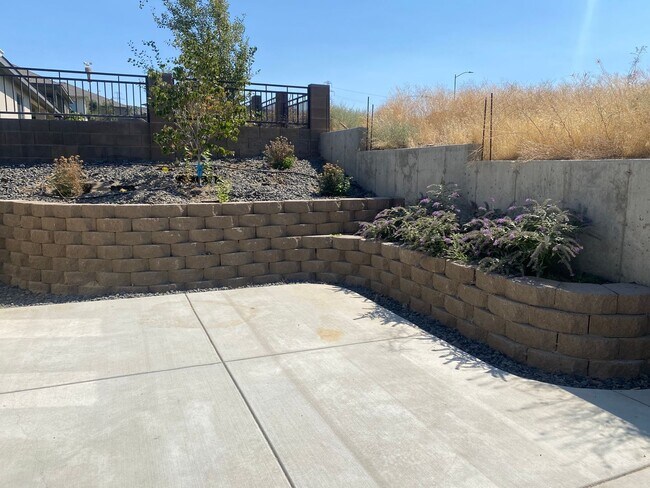 Building Photo - Elegant home in the Heights at Canyon Lakes