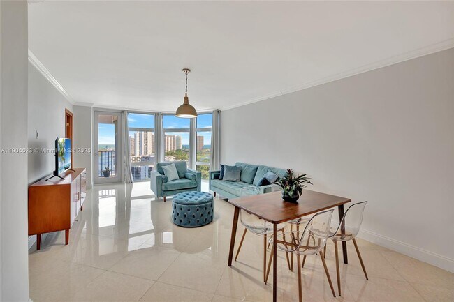 Building Photo - 3375 N Country Club Dr