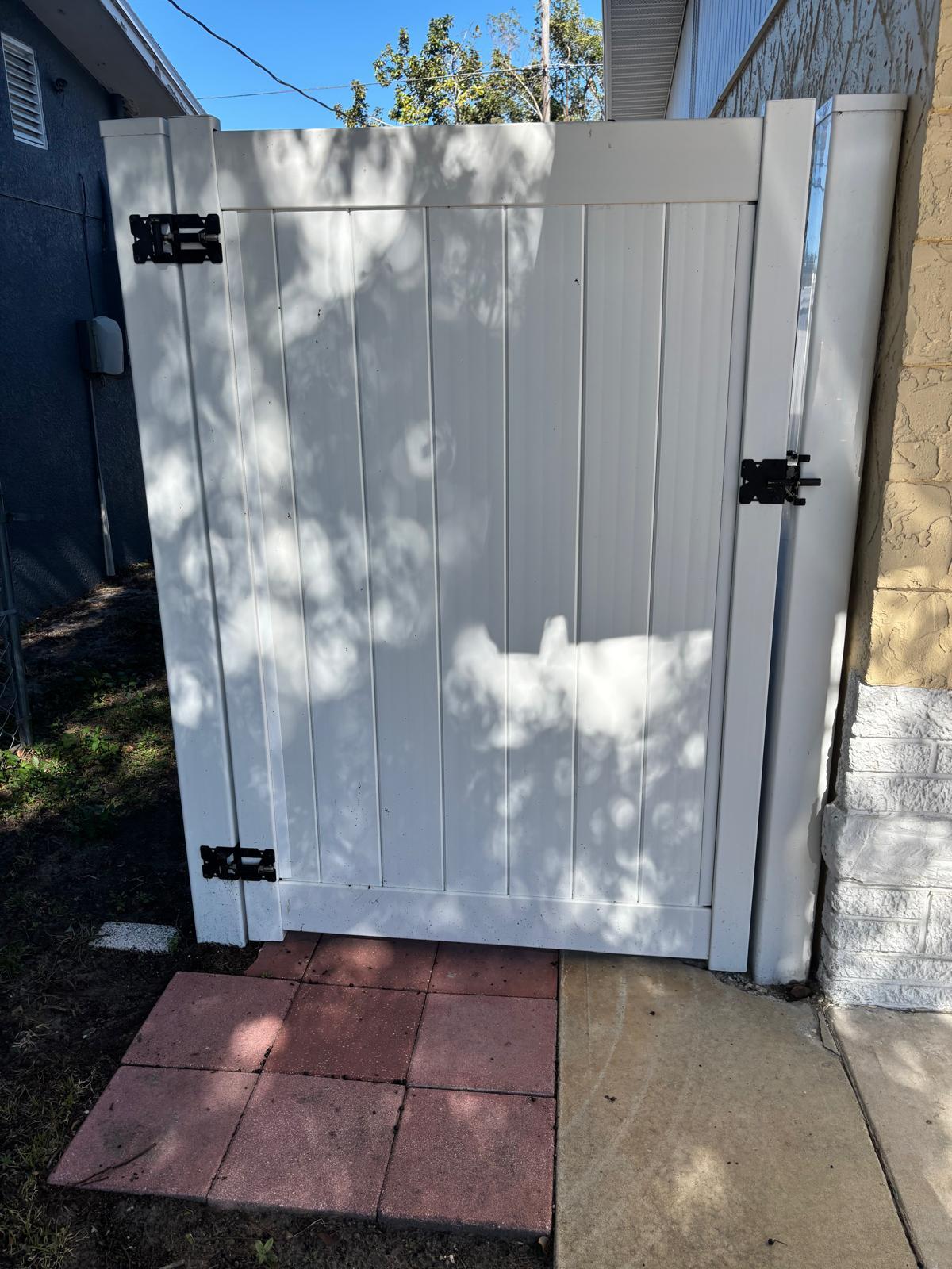 Building Photo - 4853 Manor Dr