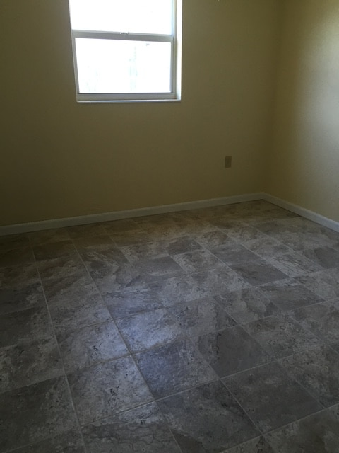 Building Photo - 4549 Kennedy Dr