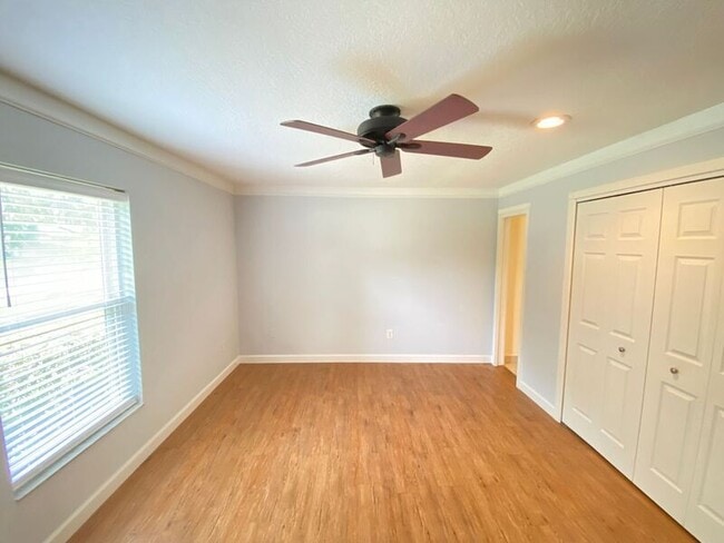 Building Photo - 104 Hatfield Ct