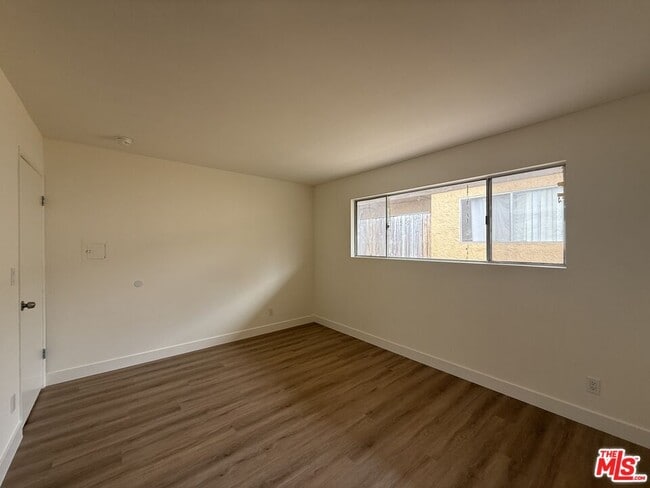 Building Photo - 523 Ashland Ave