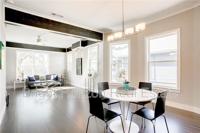 Building Photo - 1821 W 10th St