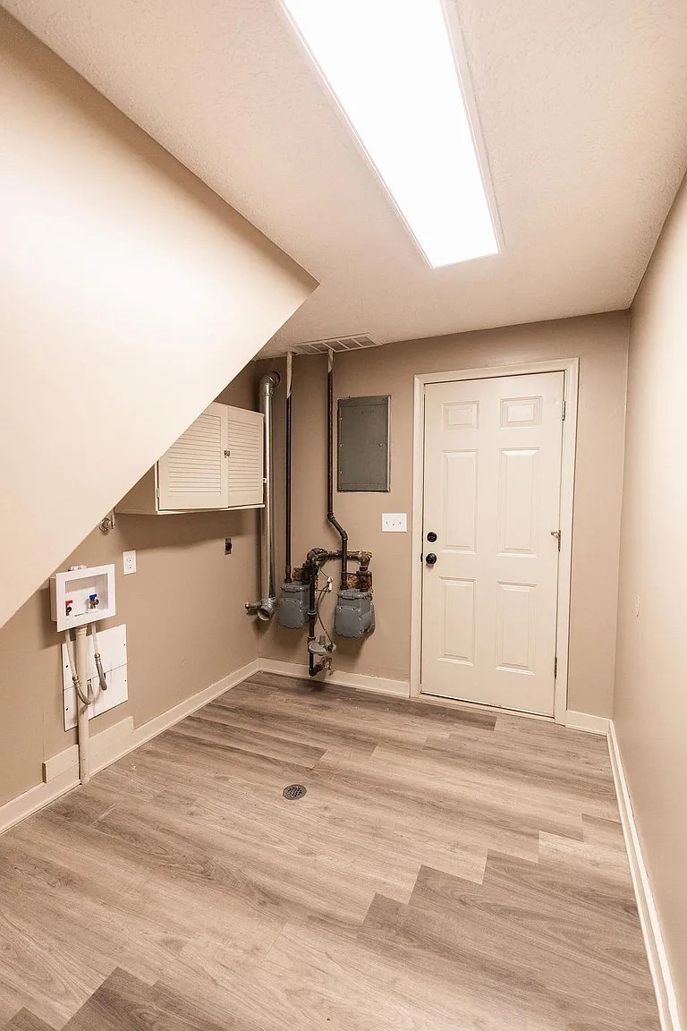 Building Photo - 2535 Saint Thomas Dr