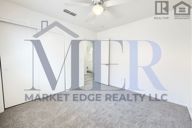 Building Photo - 3Bed/2Bath Home at 107th Ave/Olive! $399 M...