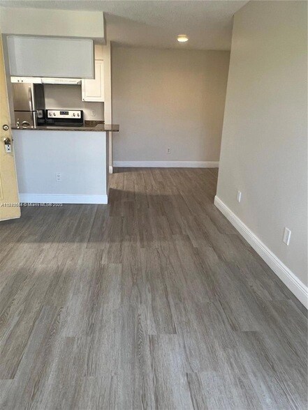 Building Photo - 1263 SW 46th Ave