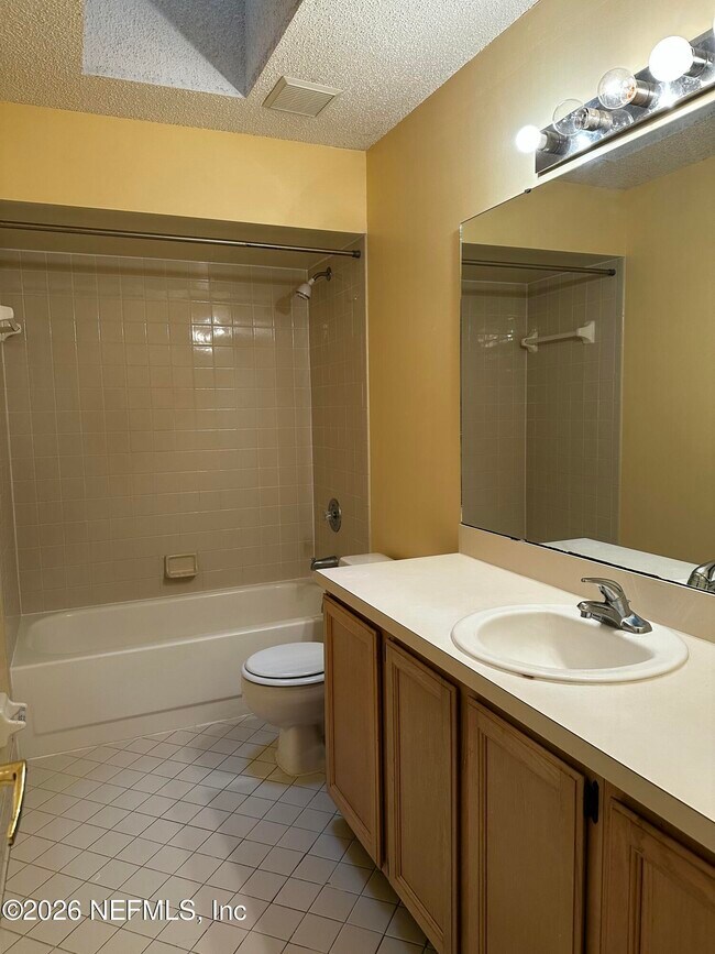 Building Photo - 10942 Houndwell Way