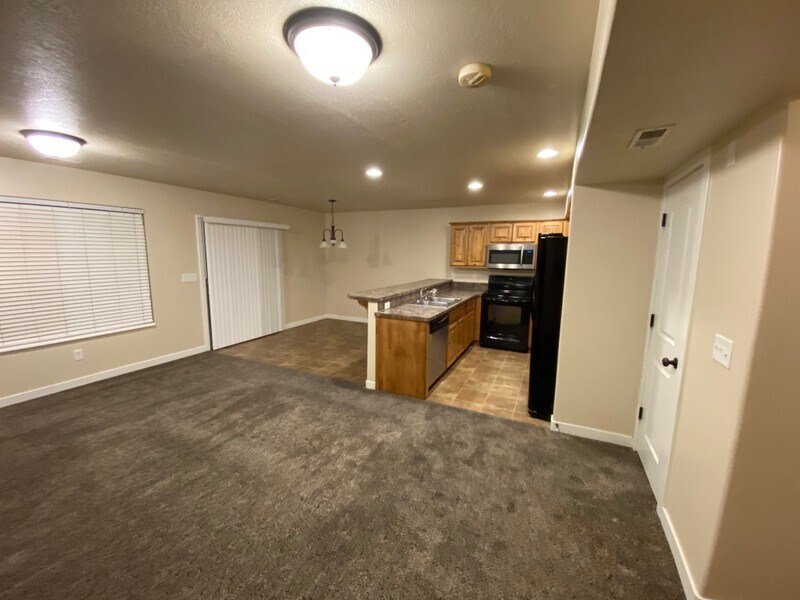 Building Photo - 2080 Evans Cove Loop