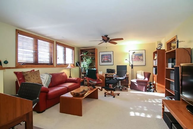 Building Photo - 312 Glenthistle Court
